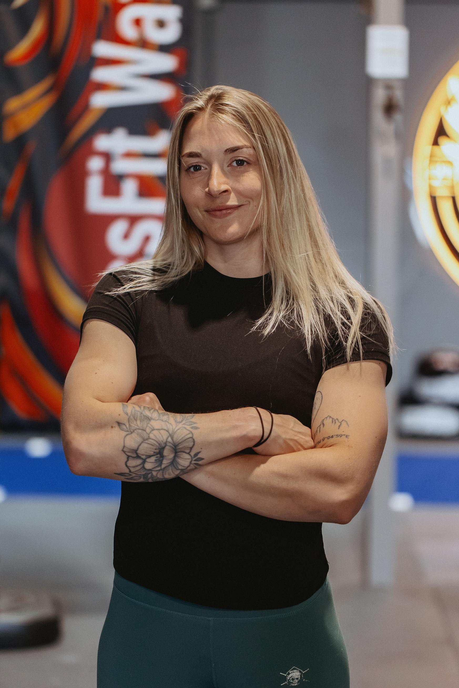 Coach Manon - Owner et entraîneuse de CrossFit Waterloo - 10 ans d'expérience en CrossFit et approche équilibrée